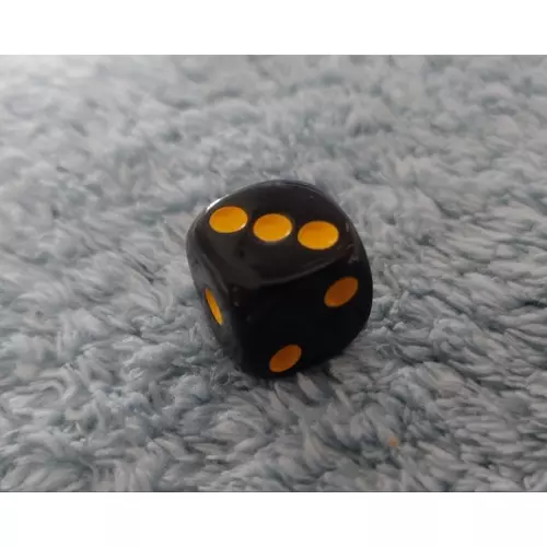 3835