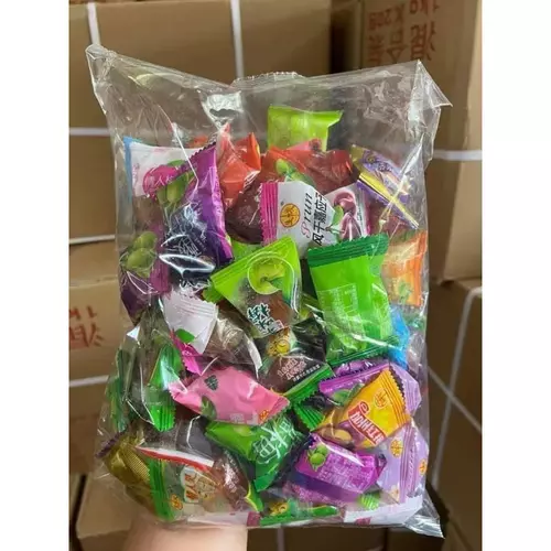 ￼บ๊วยพรุนรวมรส น้ำหนัก 500 กรัม บรรจุใส่ถุงซีลอย่างดี