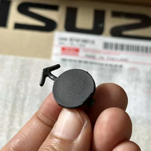 อะไหล่แท้ศูนย์ ราคาต่อชิ้น ฝาครอบหัวน็อต มือเปิดประตูด้านใน สีดำ ISUZU D-MAX 2012-2019 (RN-8-97416610-0)