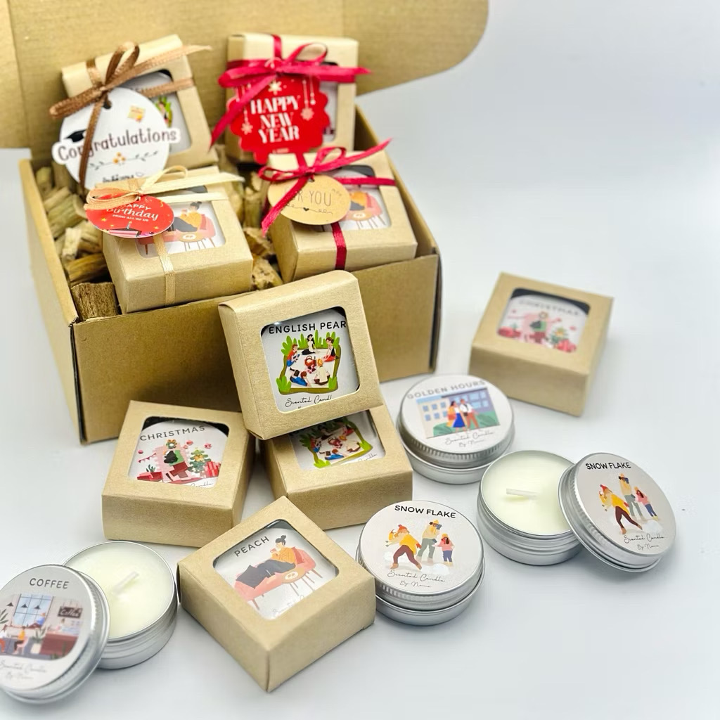 เทียนหอมถั่วเหลือง(ผูกโบว์) 15g Mini Scented Candle ของแจก ของชำร่วย ของขวัญปัจฉิม กล่องคราฟท์ผูกโบว์ รับทำของแจก | Nanve.Scents