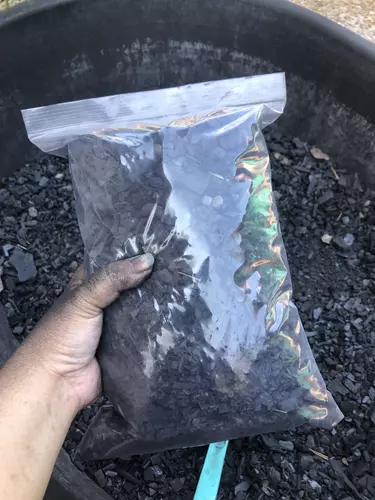 ถ่านป่นสำหรับผสมดินปลูกต้นไม้ 1 kg