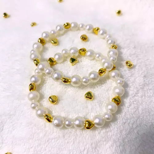 กำไลลูกปัด Golden Heart Pearl ไข่มุก-ลูกปัดสีทองรูปหัวใจ สร้อยข้อมือแฮนด์เมด - MarimoriiDIY