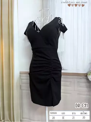 ชุดเดรสมือ2 เดรสผู้หญิงมือ2 ไซส์ S เดรสสีดำ เปิดไหล่ คอวี ทรงเข้ารูป เซ็กซี่ หรู ใส่ออกงาน/ปาร์ตี้ พร้อมส่ง