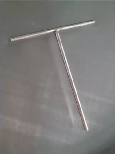63562