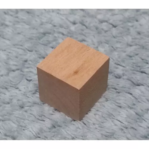 25621