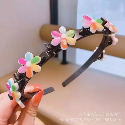 93529