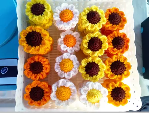 handmade ไหมพรมถักดอกทานตะวัน 5ซม. ชิ้นงานตกแต่ง diy10ชิ้น/แพค