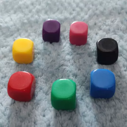 Dice ลูกเต๋าหน้าเปล่า ( 6หน้า ) ขนาด 1.6 ซม. (ราคาต่อชิ้น) *กรุณาสั่งซื้อตั้งแต่ 4 ชิ้นขึ้นไป