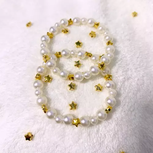 กำไลลูกปัด Starlight Pearl ไข่มุก-ลูกปัดสีทองรูปดาว สร้อยข้อมือแฮนด์เมด - MarimoriiDIY