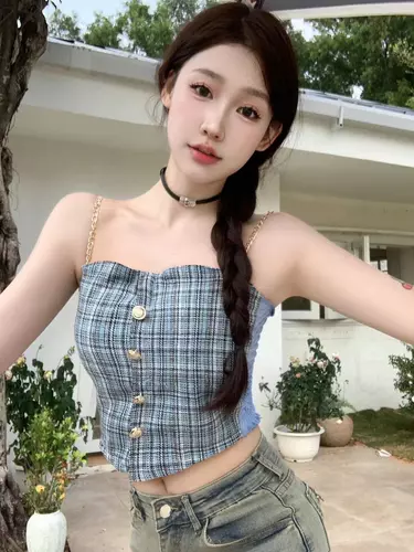 216051