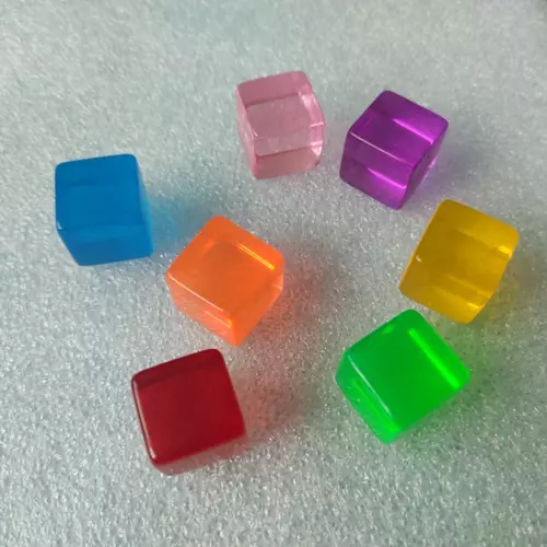 Cube พลาสติกใส ขนาด 1.5 ซม. (ราคาต่อชิ้น) *กรุณาสั่งตั้งแต่4 ชิ้นขึ้นไป*